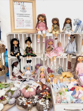 🎄 Přijď udělat radost sobě nebo svým blízkým na některý z rukodělných trhů. Program je opravdu nabitý, moc se na vás...