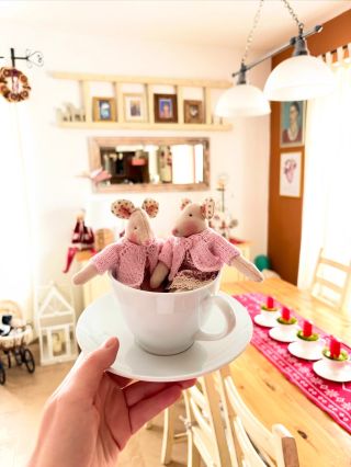 Ušila jsem je maličké. Tak maličké, že se schovají do šálku. 🥰 Večer se nové 🐭 kamarádky zabydlí v e-shopu. #myška...